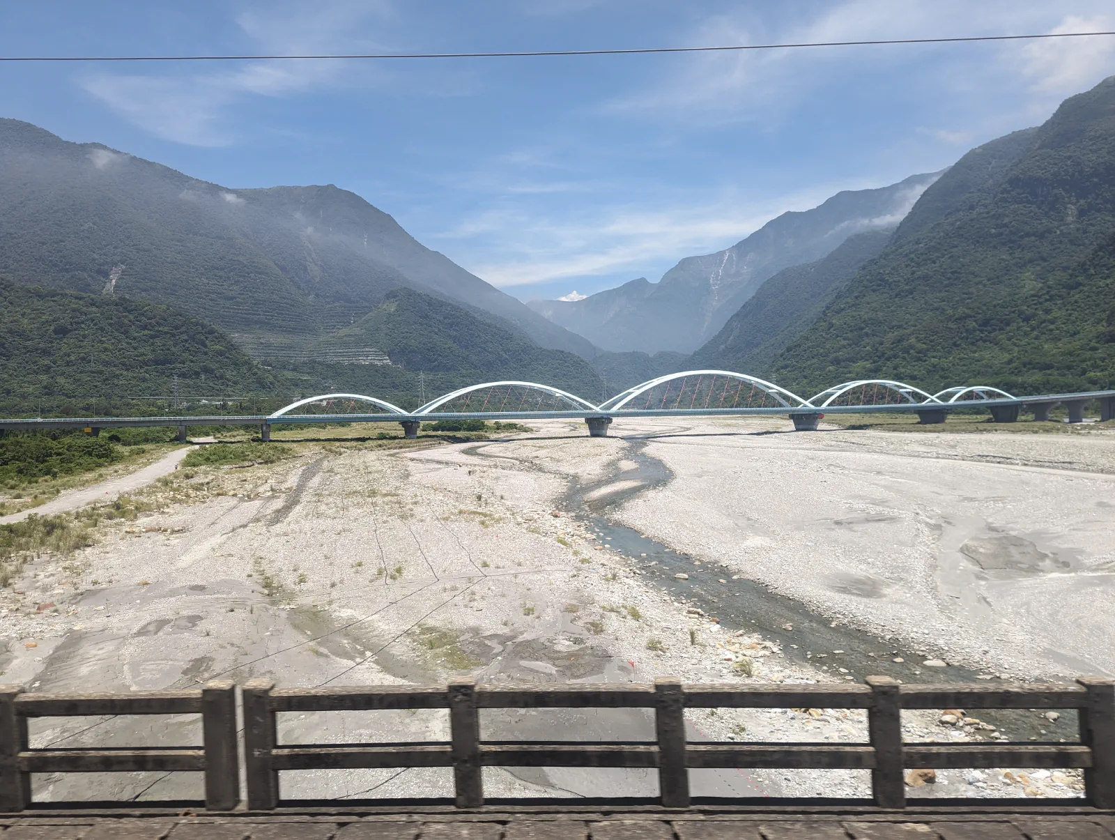 崇德-新城站間，台9線太魯閣大橋