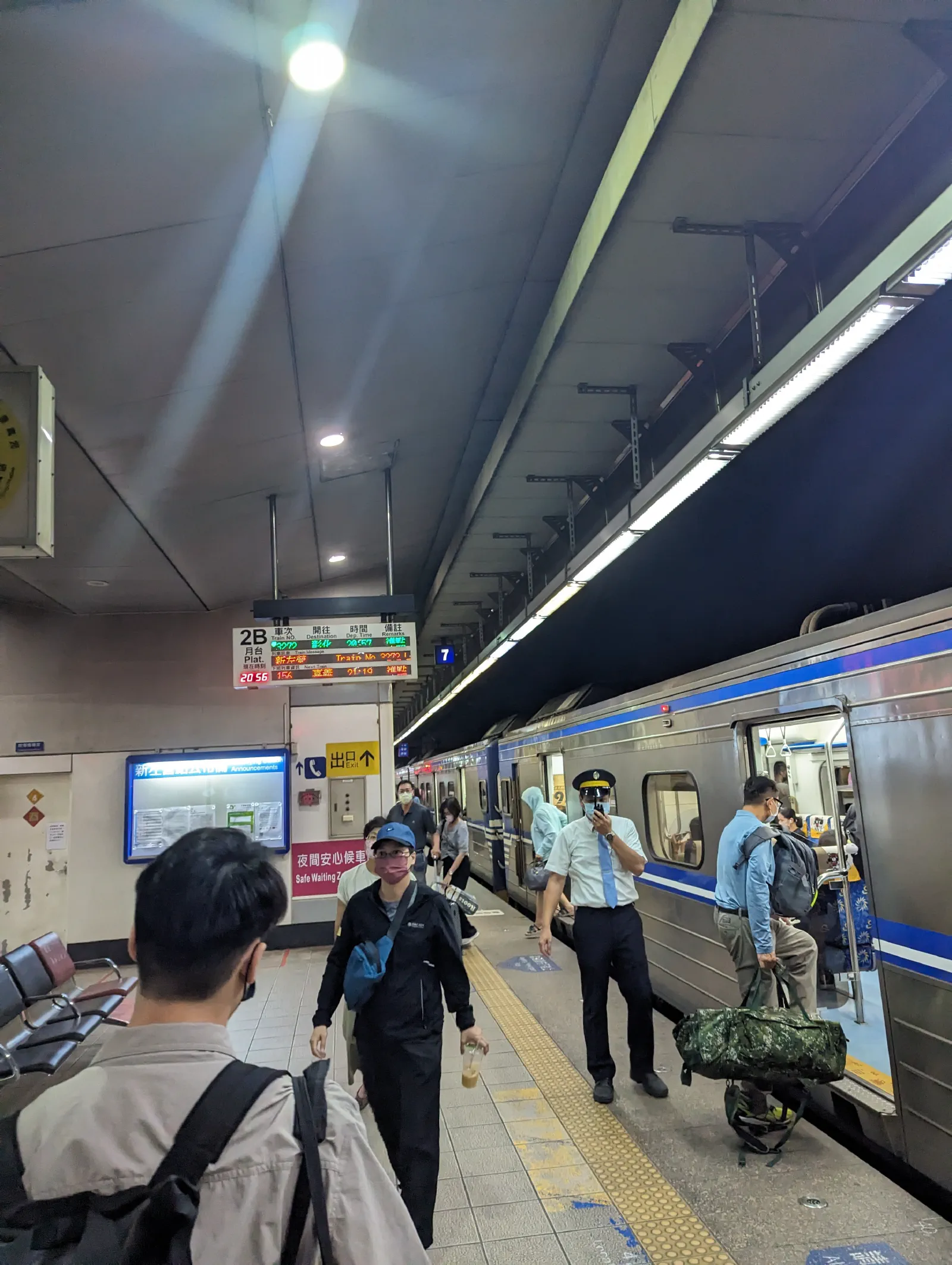 3272次(潮州-彰化)，8輛EMU500