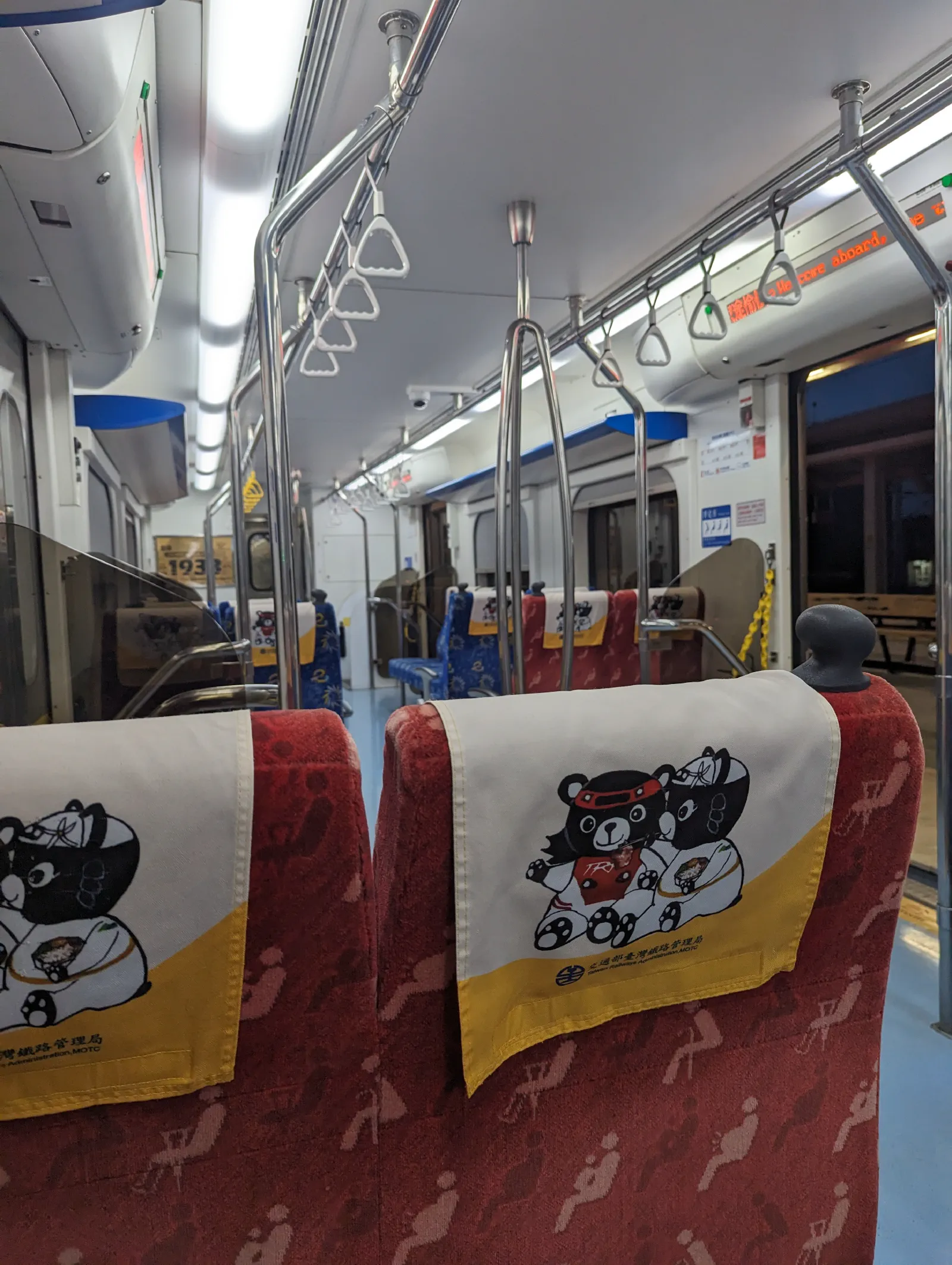 3338次(枋寮-潮州)，8輛EMU500