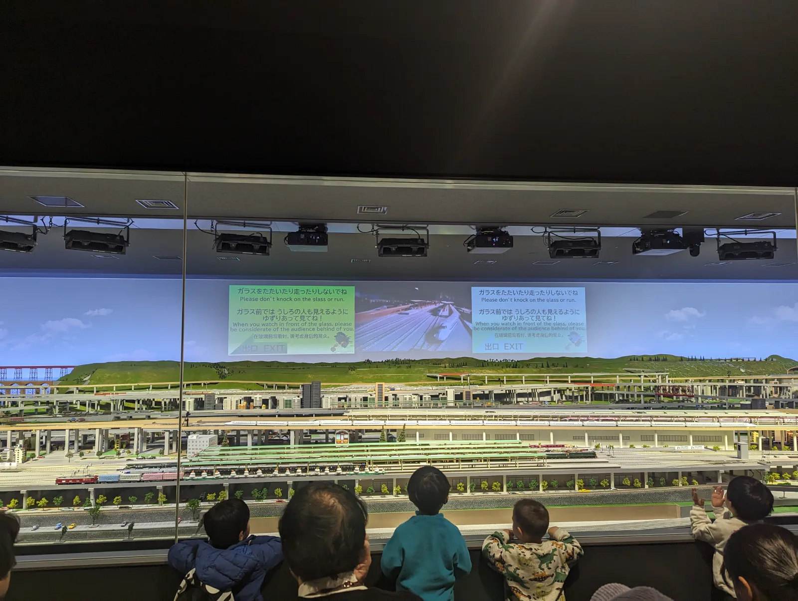 二樓有一些互動區，還有每個鐵道博物館必備的鐵道模型展示秀，過去的時候剛好遇到一場