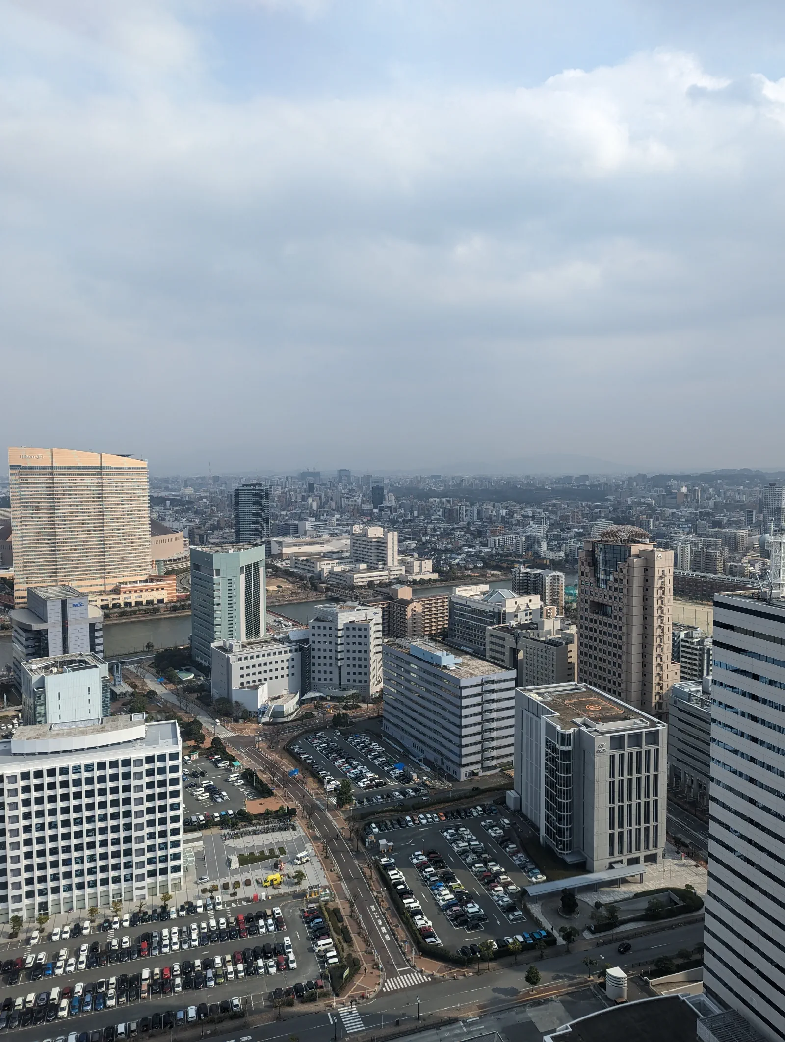 向東則是福岡市區