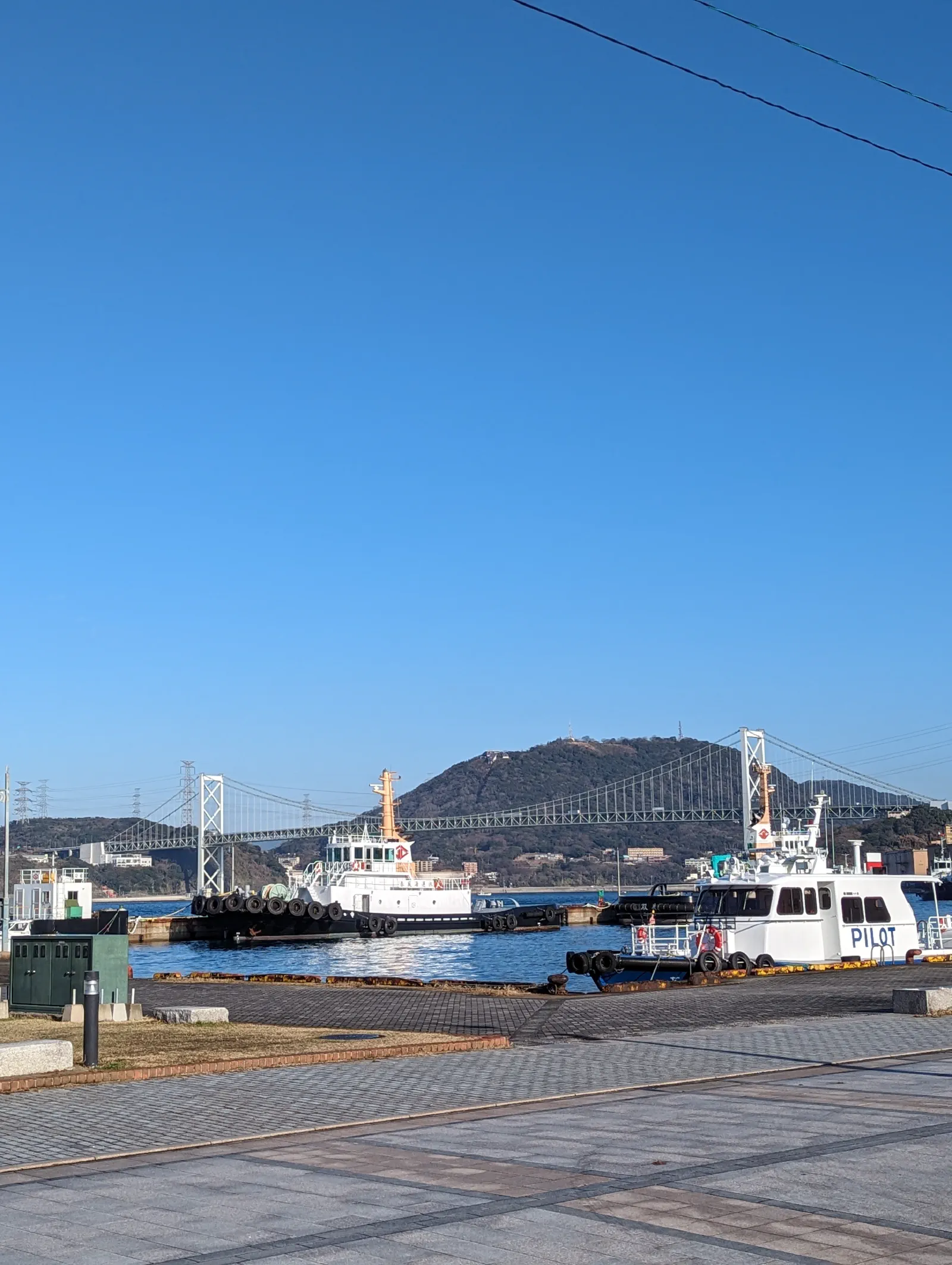 門司港遠眺關門海峽大橋