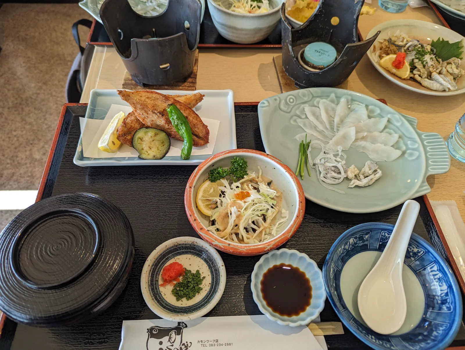 河豚餐,個人覺得炸的不錯,生魚片就還好。日本河豚料理有完善的考核制度,不太需要擔心中毒